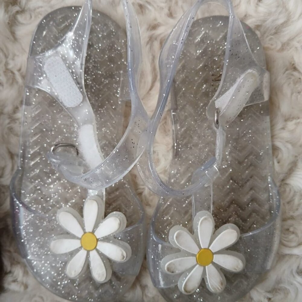 TODDLERS 3 PAIR SHOES - Picture 5 of 7